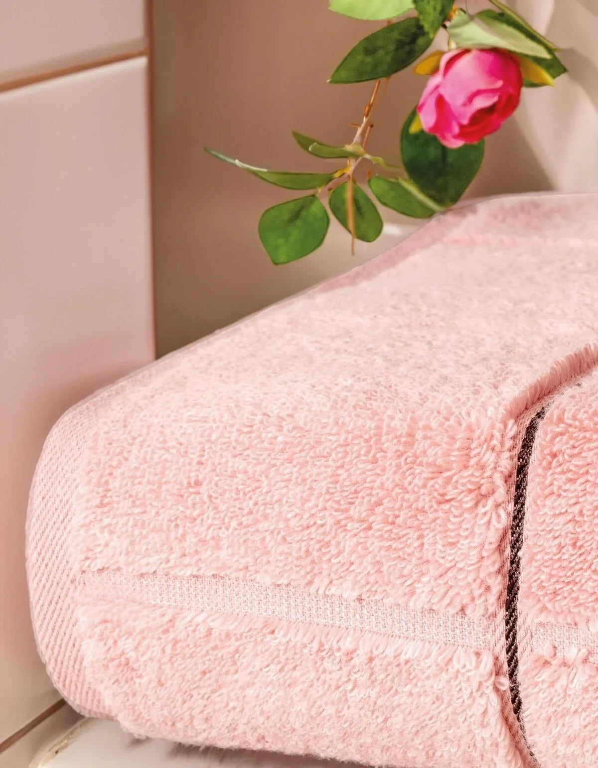 Rosa waschbarer Bambusteppich mit Blumen-Dekor, ideal für moderne Badezimmer