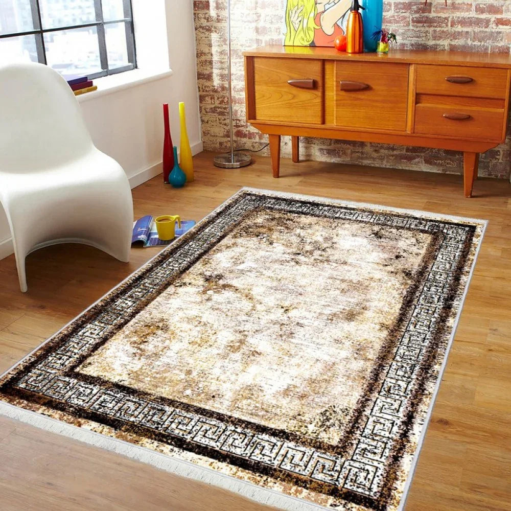 Waschbarer Teppich mit Vintage-Muster und griechischem Rand, ideal für Wohnzimmer auf Holzboden