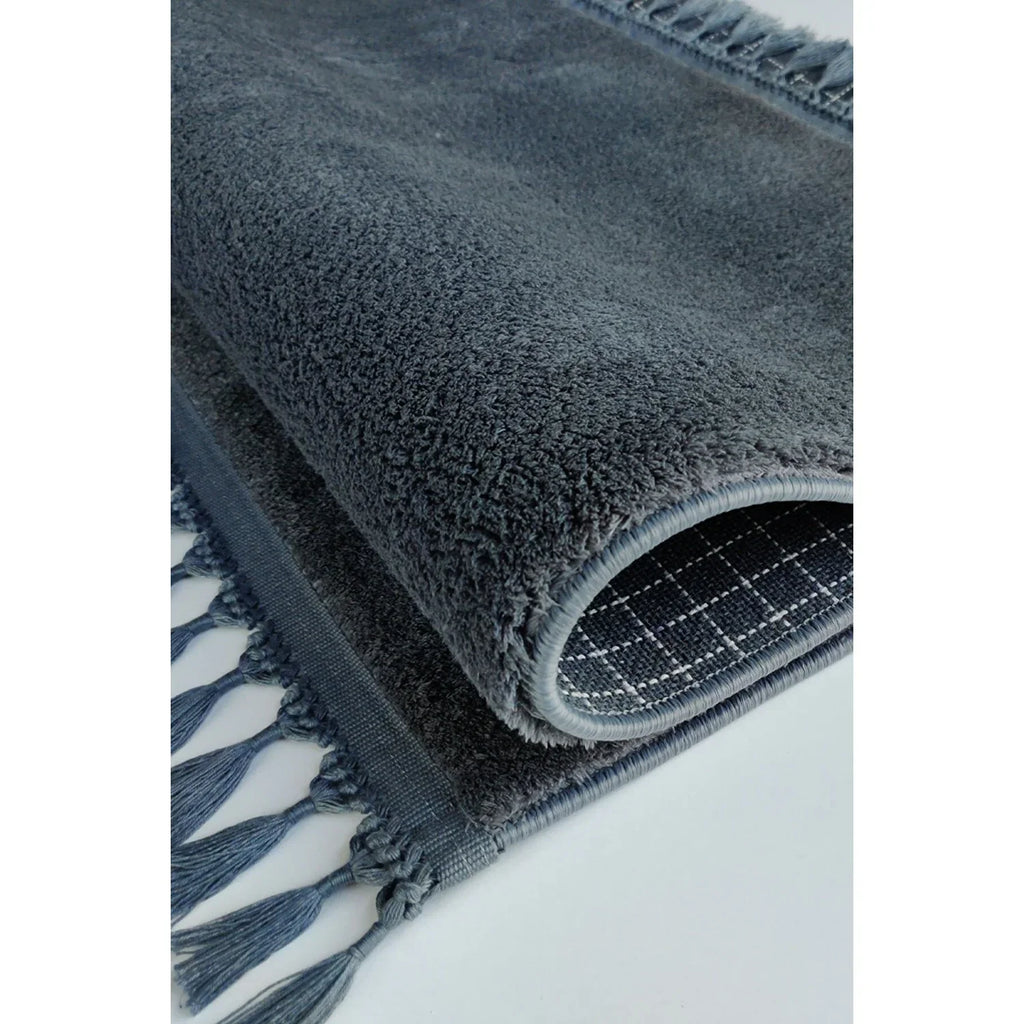 Waschbarer Teppich in Grau mit Fransen und weichem Flor, ideal für moderne Wohnräume